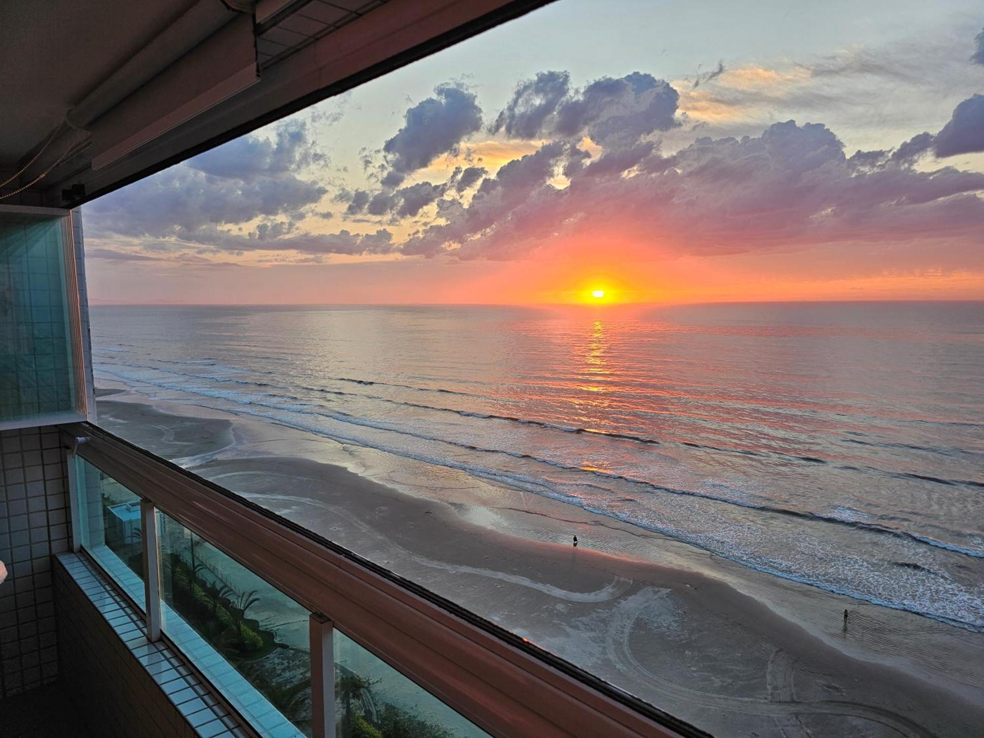 Apartamento Frente Mar Pe Na Areia Praia Grande (Santos) Exterior foto